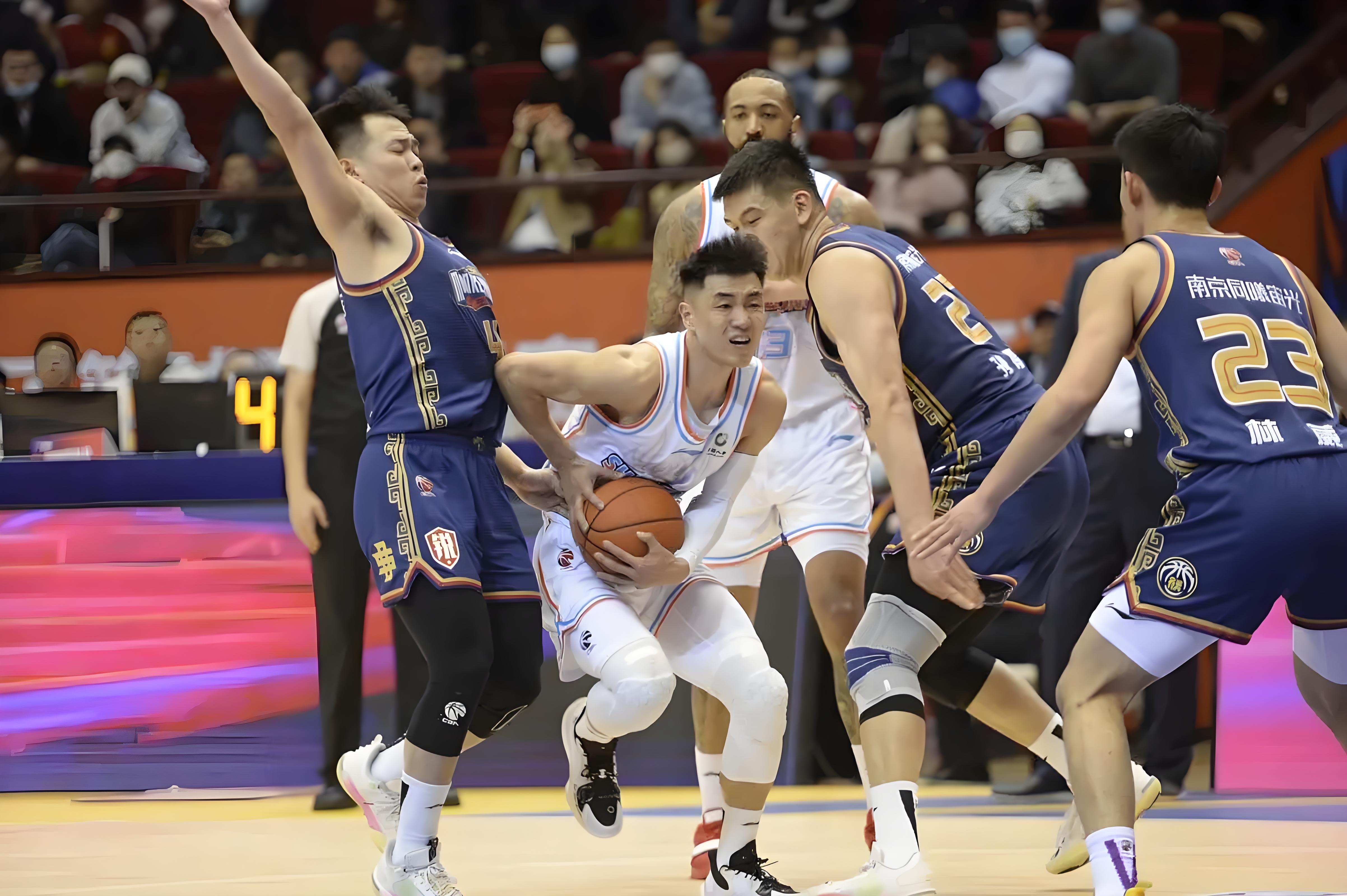 英雄-清晨布鲁克林篮网再遭质疑——CBA常规赛节点到来，引发热议，训练强度明显提升的简单介绍